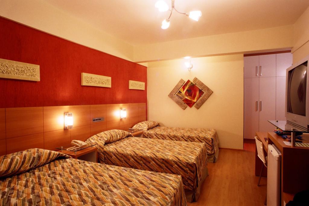 Quarto Triplo Econômico