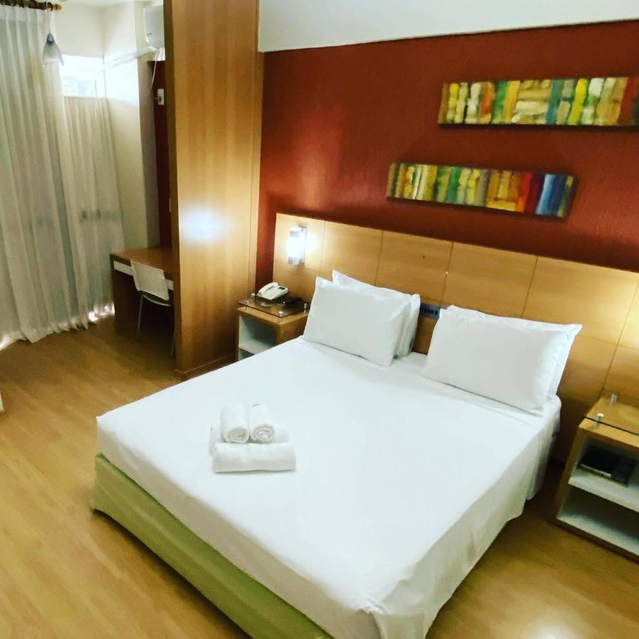Quarto com Cama Queen-Size e Varanda